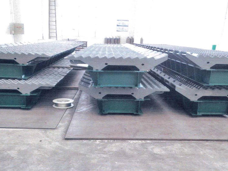 矯直板+安裝底座